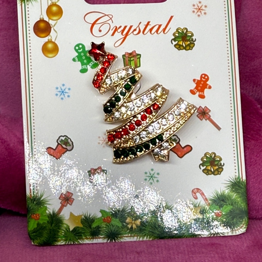 NWT! Crystal Christmas Tree Stunning Holiday Brooch